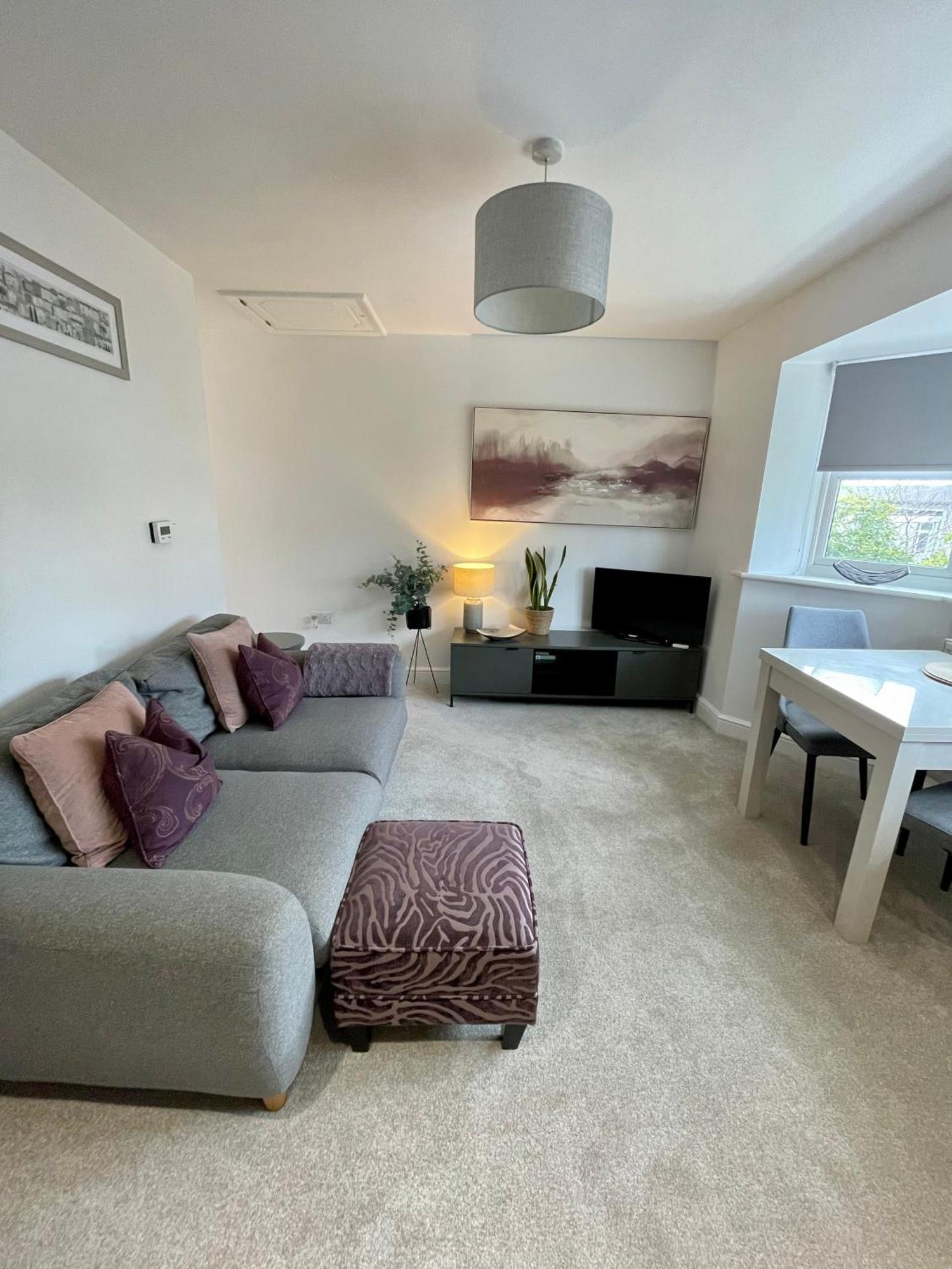 Compact Modern Apartment Single Person Or Couple Only Bangor  Exterior foto